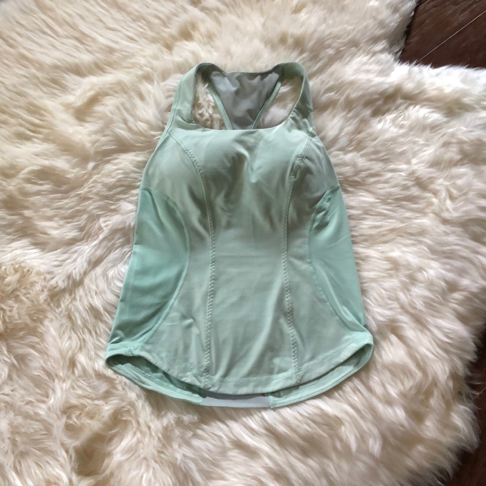 Lululemon tank top with built in bra